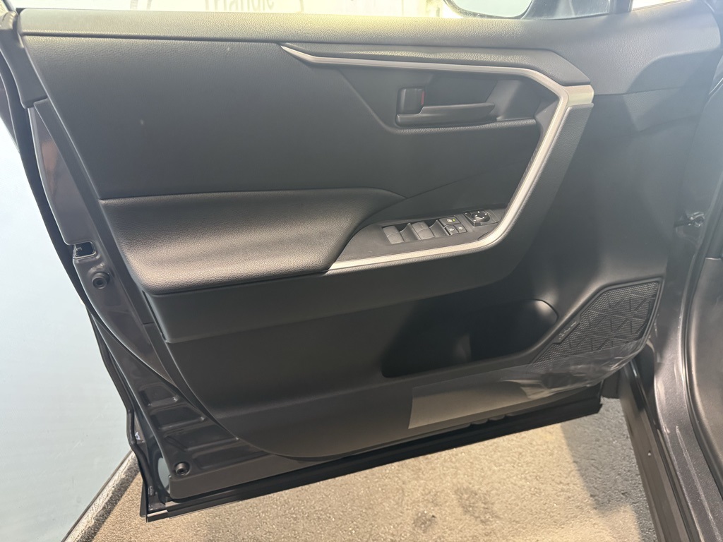 Thumbnail: 2025 Toyota RAV4 - 29