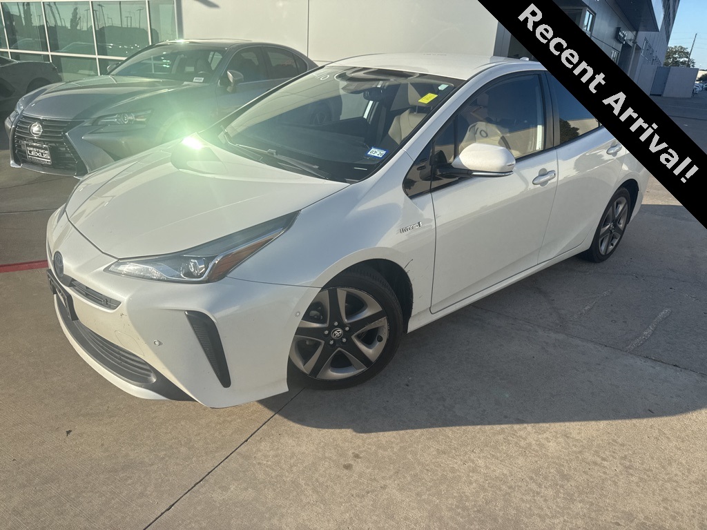 2019 Toyota Prius XLE White at Davis Toyota of Orangeburg