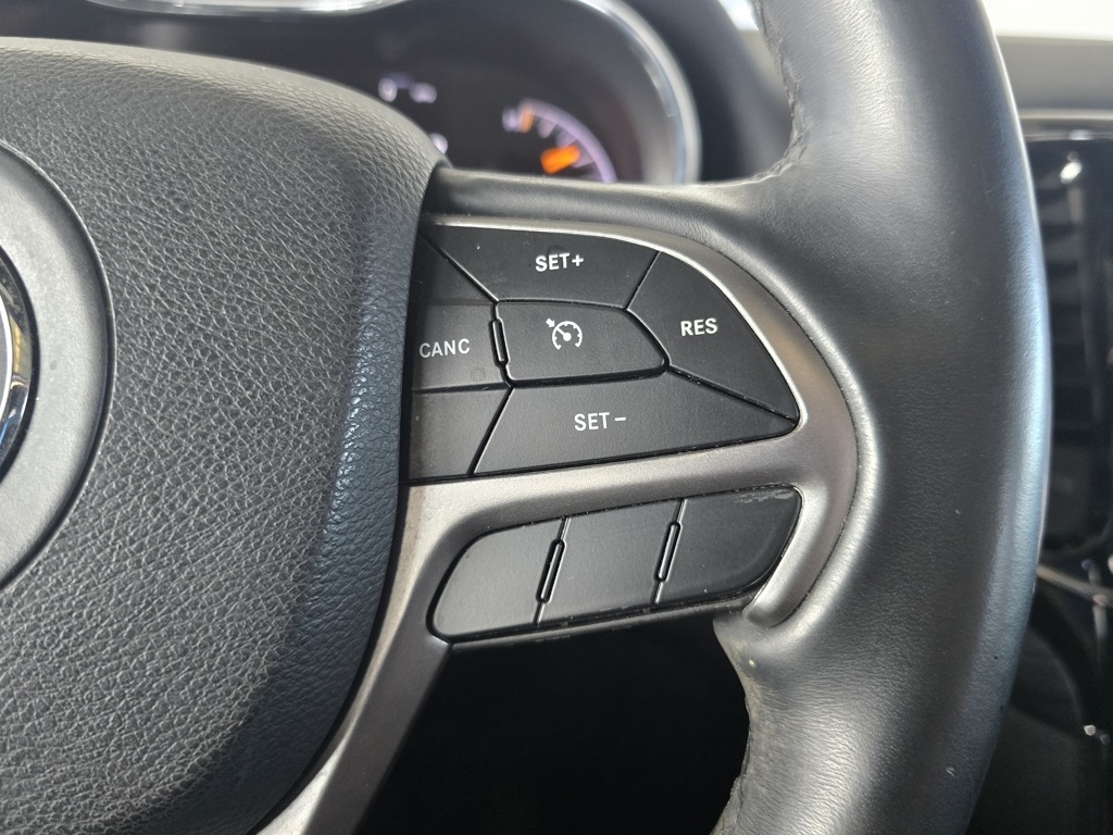 Thumbnail: 2019 Jeep Grand Cherokee - 25