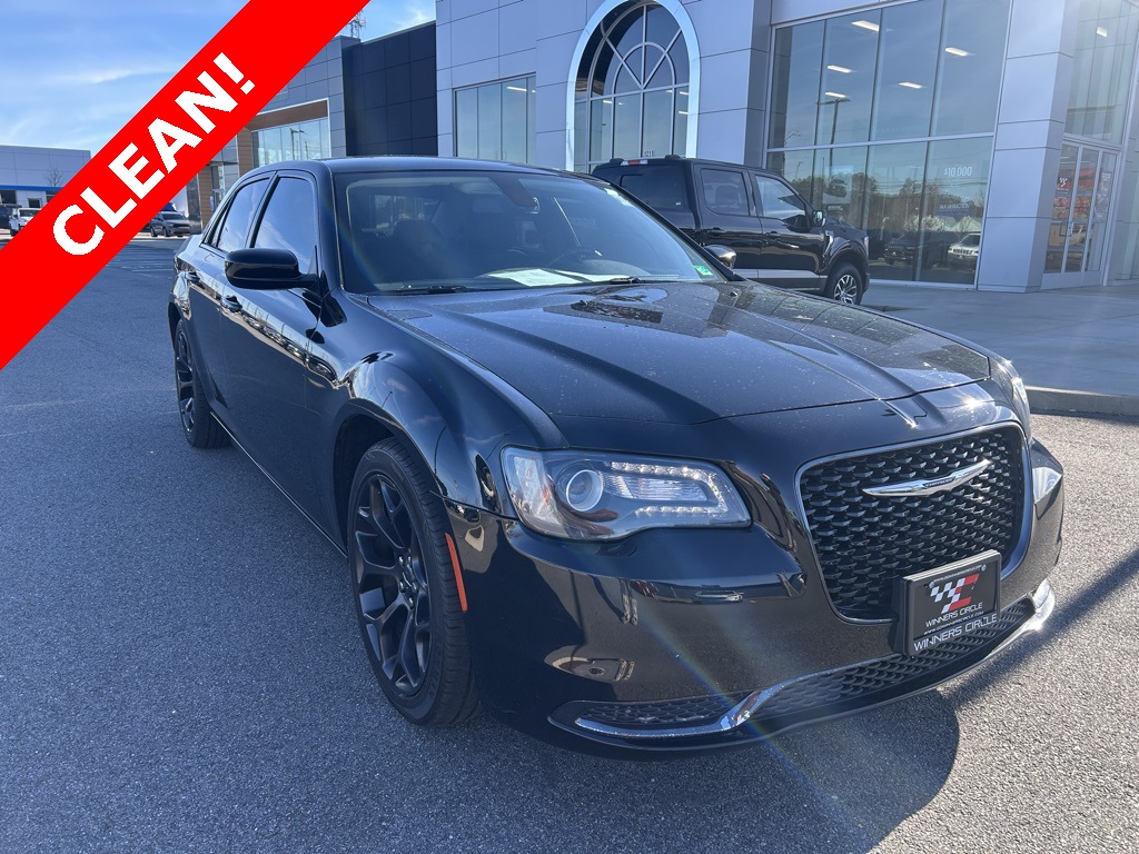 2020 Chrysler 300 Touring RWD