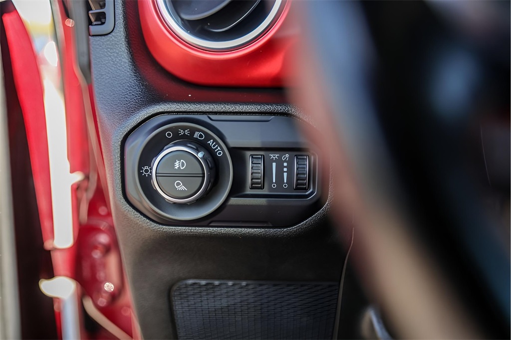 Used Car 2021 Jeep Gladiator  Rubicon For Sale Under $35,000 In Austin, Texas