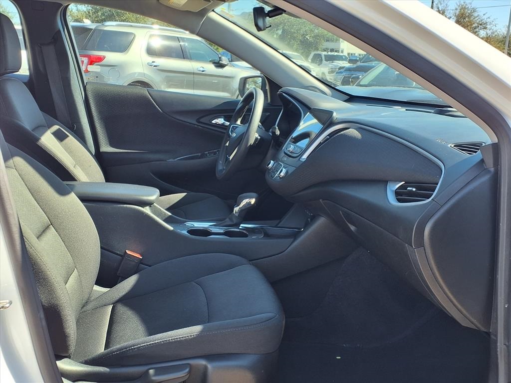 2023 Chevrolet Malibu LT White at Toyota of Victoria