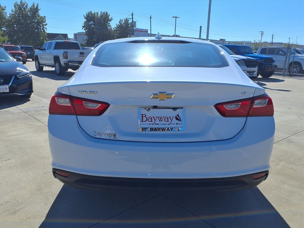 2023 Chevrolet Malibu LT White at Toyota of Victoria