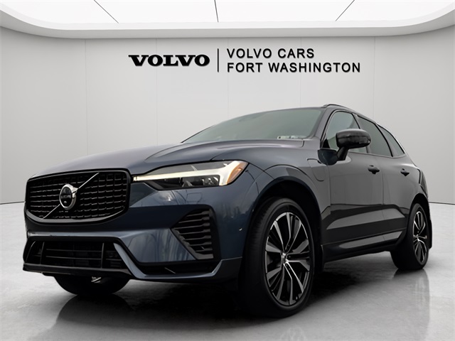 2023 Volvo XC60 Recharge Plug-In Hybrid T8 Plus Dark Theme