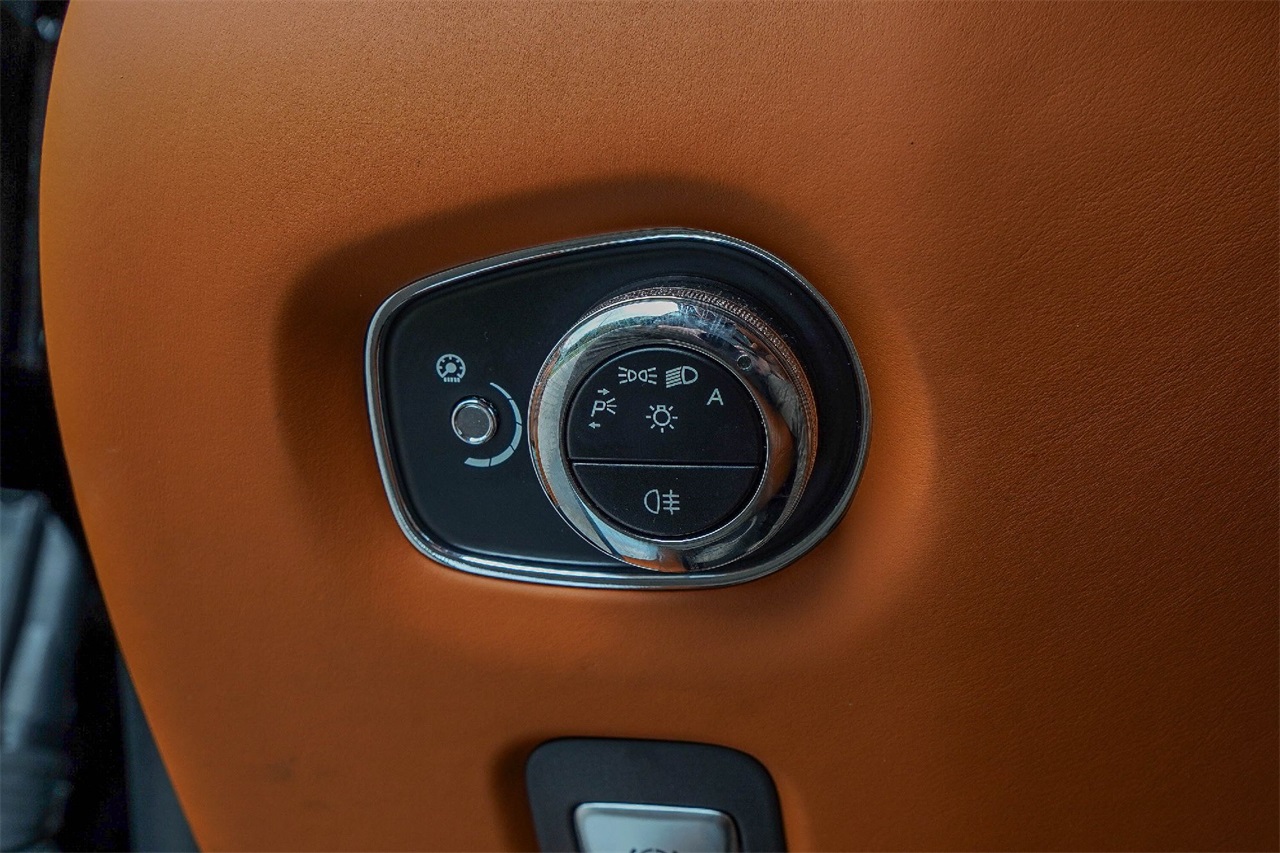 Used Car 2018 Aston Martin Db11  Base For Sale Under $130,000 In Austin, Texas