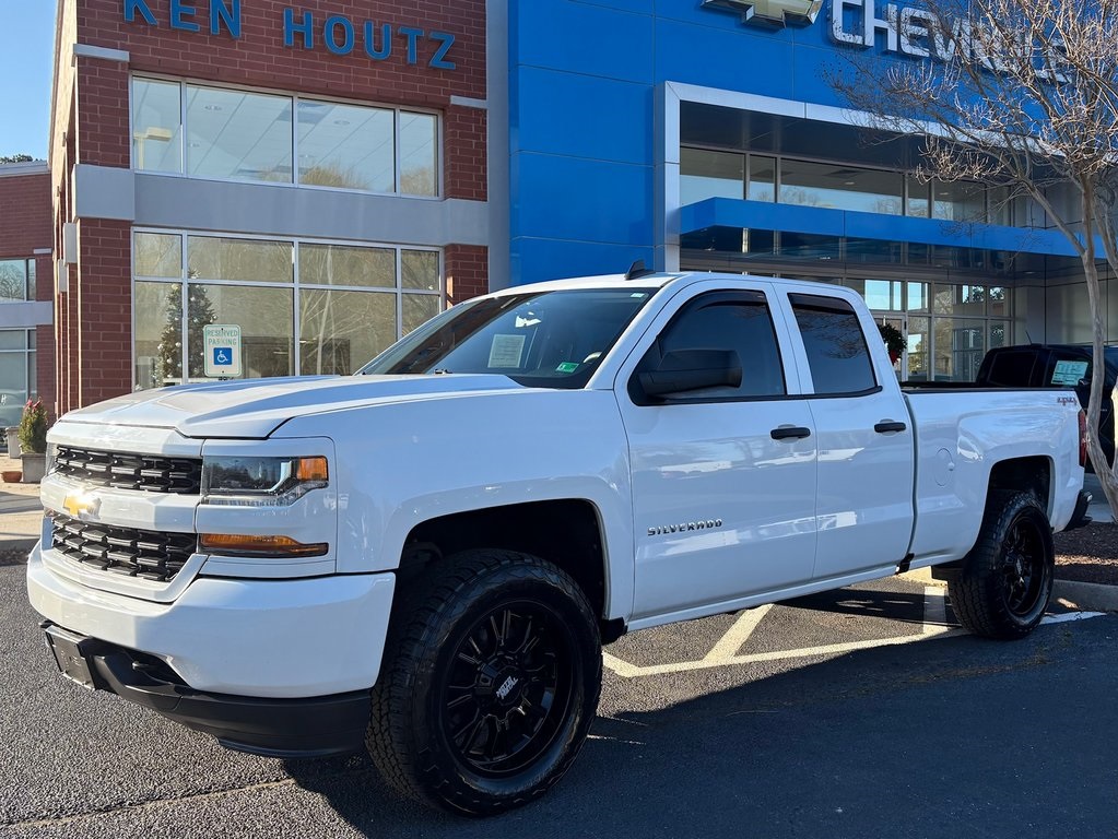 2017 Chevrolet Silverado 1500 Custom Double Cab 4WD