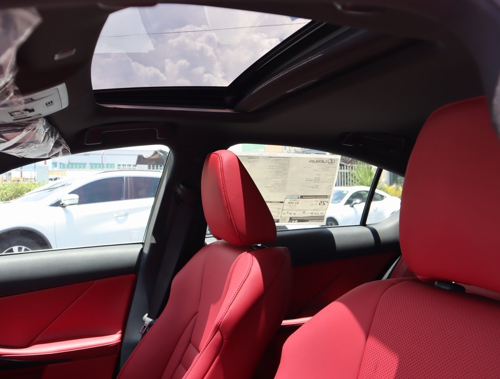 Thumbnail: 2025 Lexus IS - 30