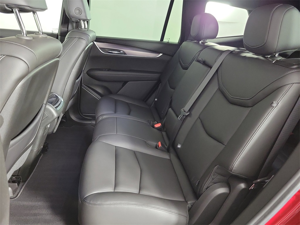 2025 Cadillac XT6 Luxury - 11