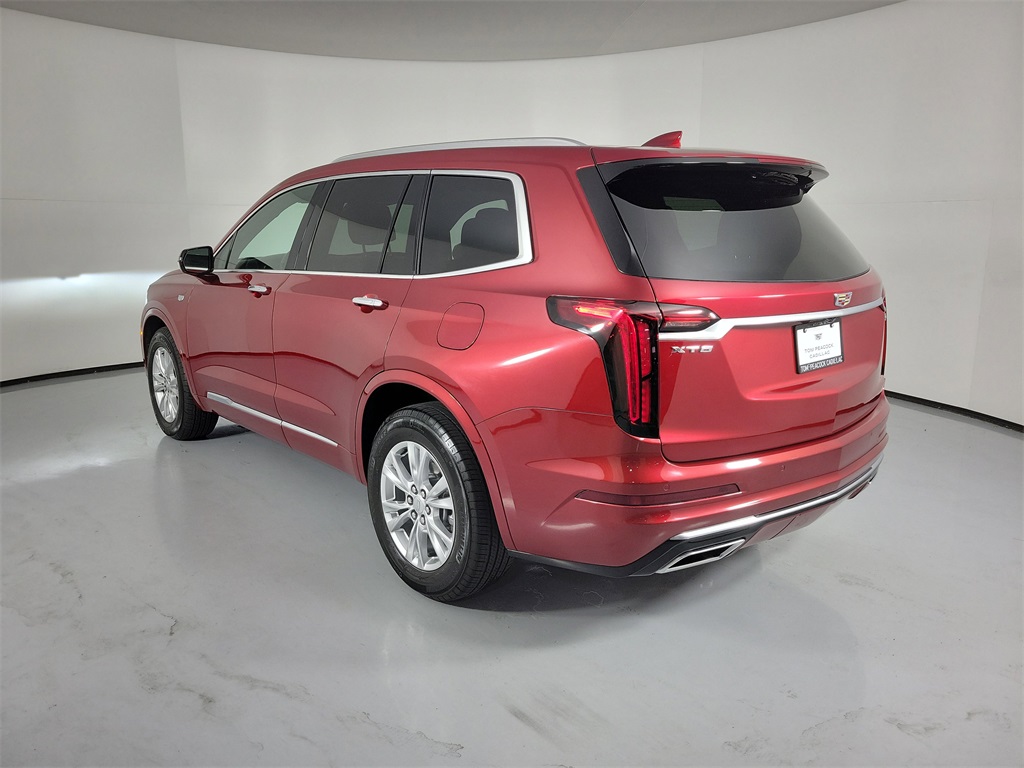 2025 Cadillac XT6 Luxury - 2