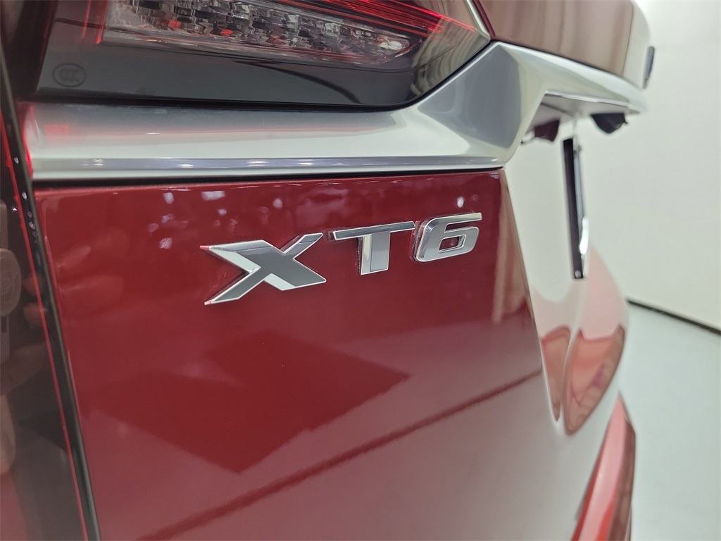 2025 Cadillac XT6 Luxury - 5