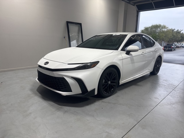 2025 Toyota Camry SE FWD
