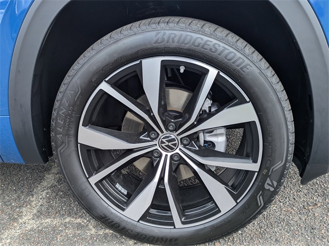 2025 Volkswagen Atlas Cross Sport 2.0T SEL Premium R-Line - 10