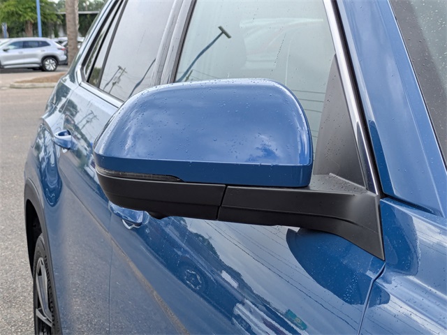 2025 Volkswagen Atlas Cross Sport 2.0T SEL Premium R-Line - 11