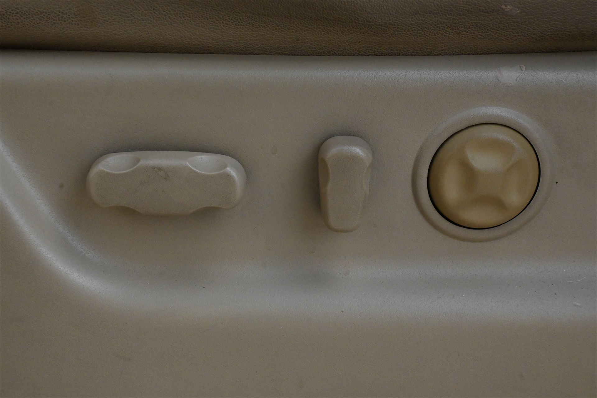 2011 Cadillac Escalade Luxury Black at Ultimate Motorsports