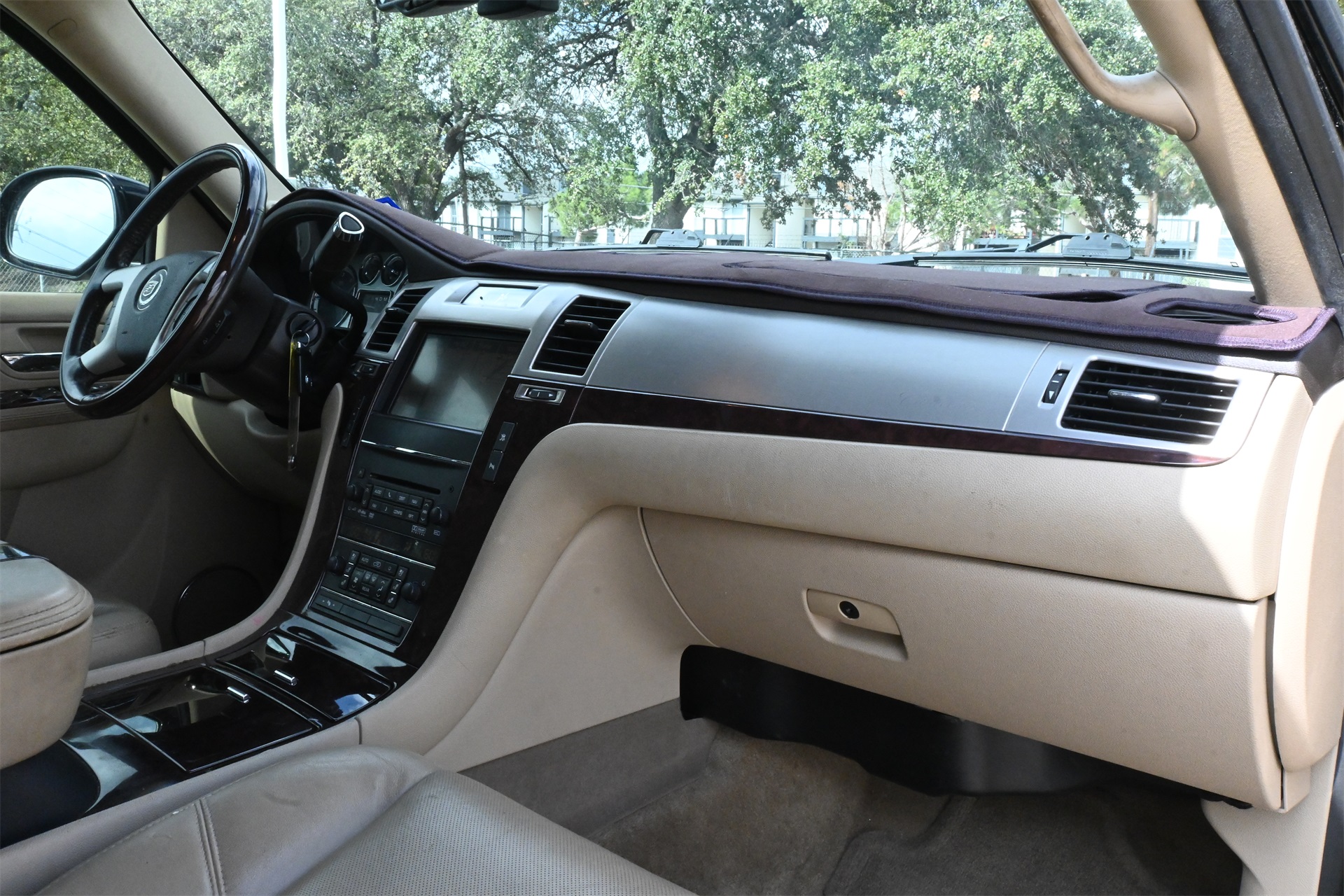 2011 Cadillac Escalade Luxury Black at Ultimate Motorsports