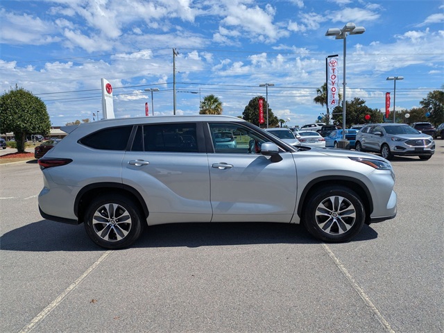 2024 Toyota Highlander XLE - 1