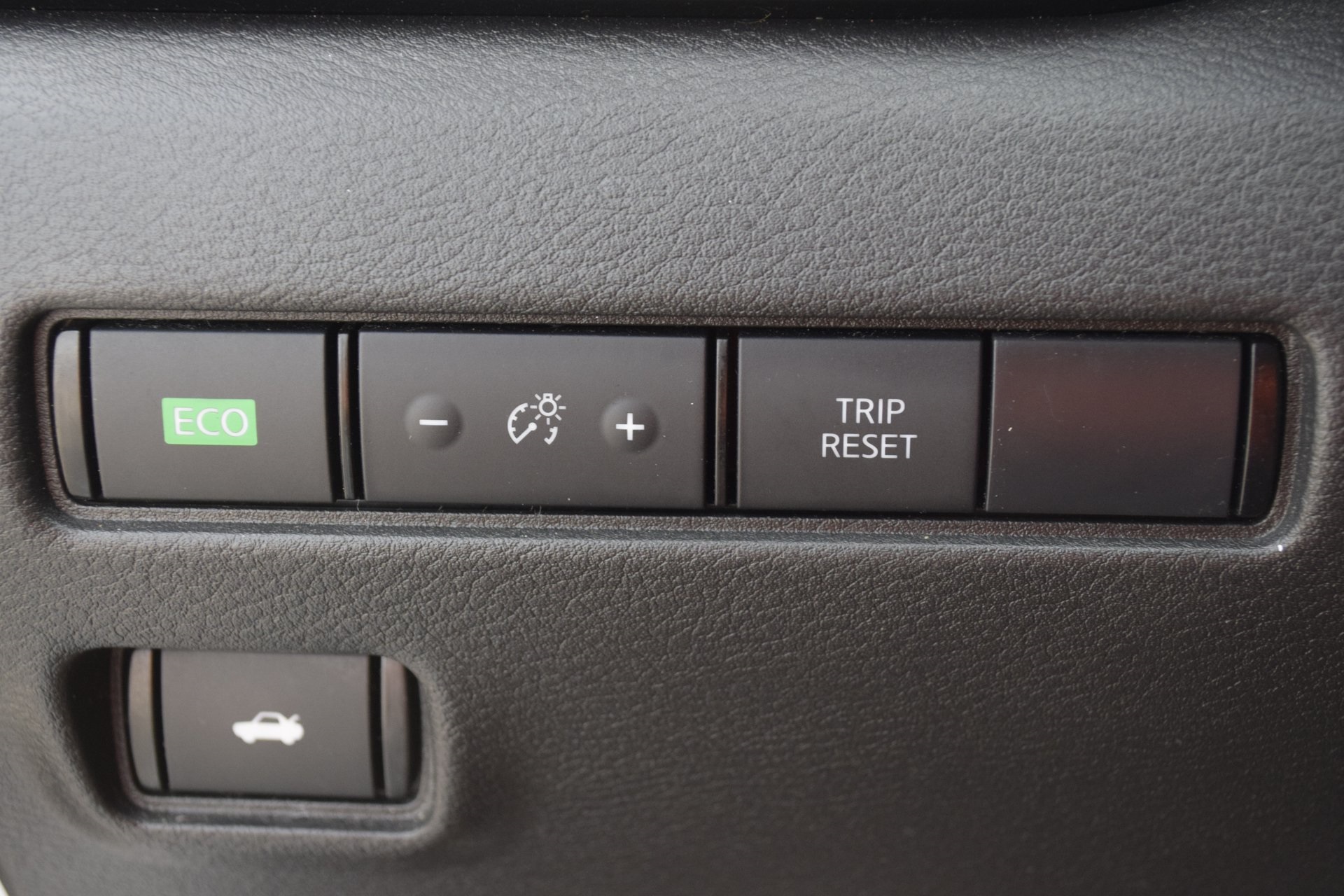 2023 Nissan Sentra SR White at Central Houston Nissan