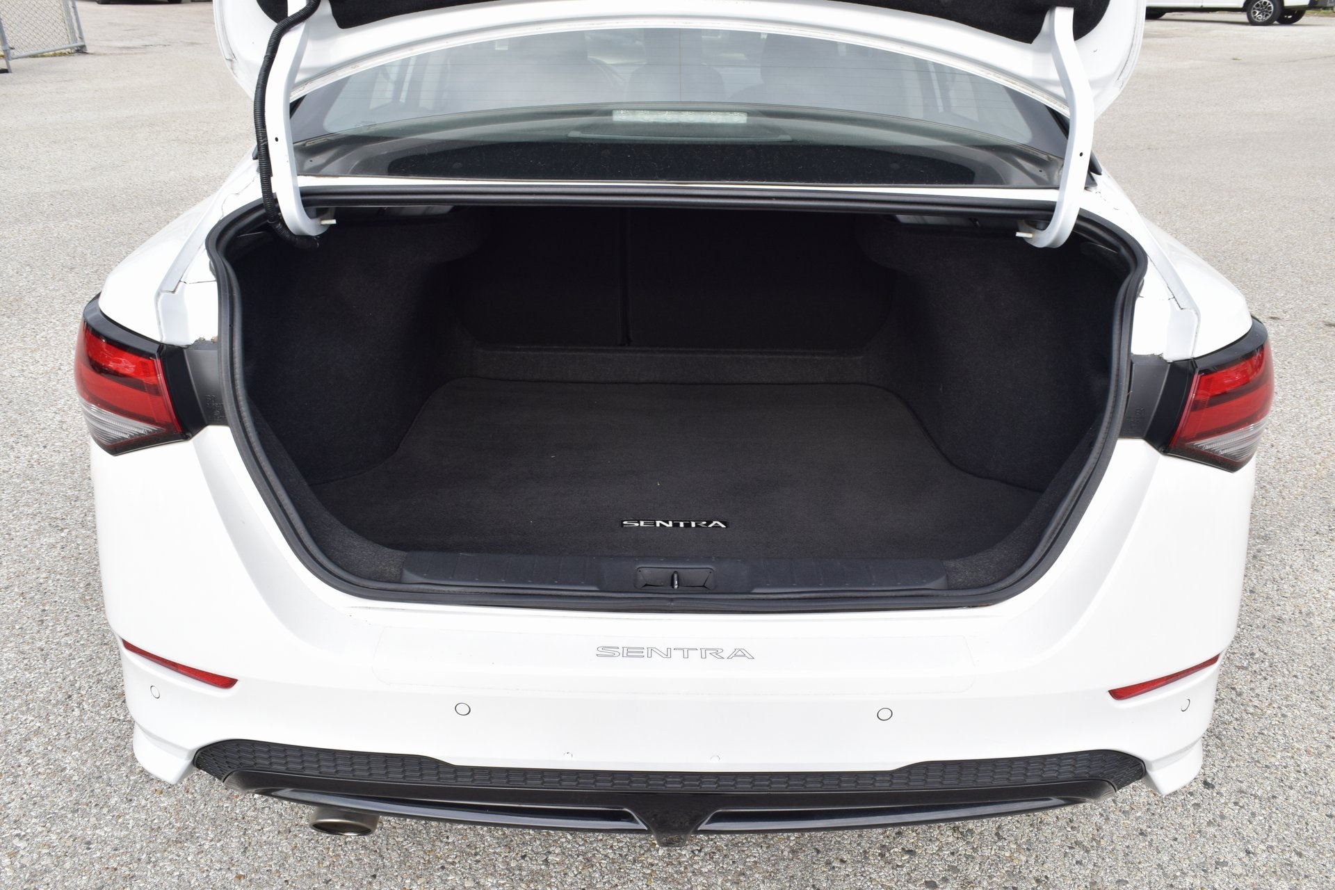 2023 Nissan Sentra SR White at Central Houston Nissan