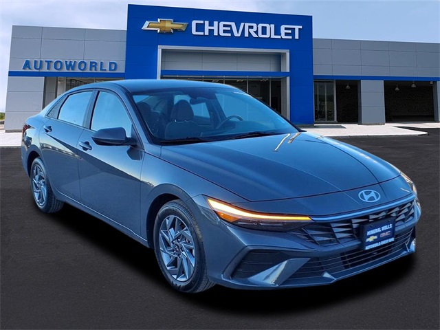 2024 Hyundai Elantra SEL FWD
