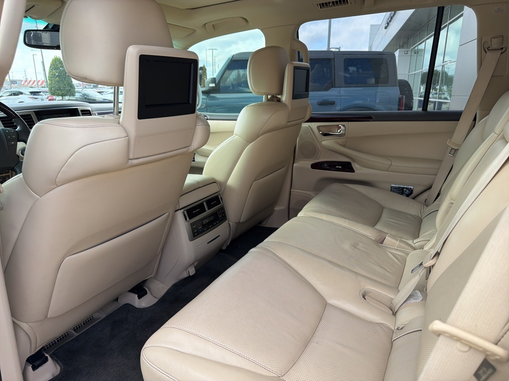 2015 Lexus LX 570  at Toyota of Victoria