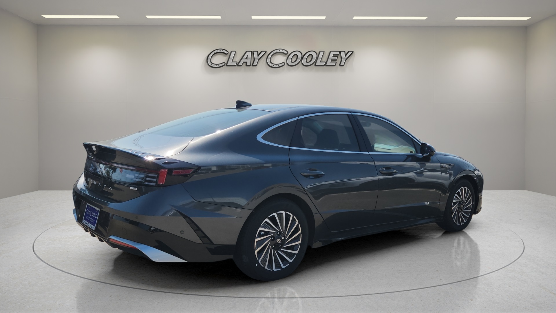 2025 Hyundai Sonata Hybrid Limited photo 3