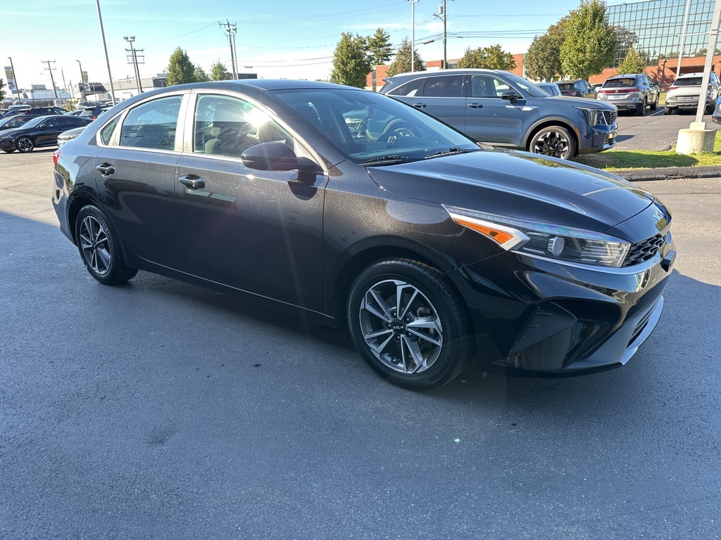 2023 Kia Forte LXS photo 4