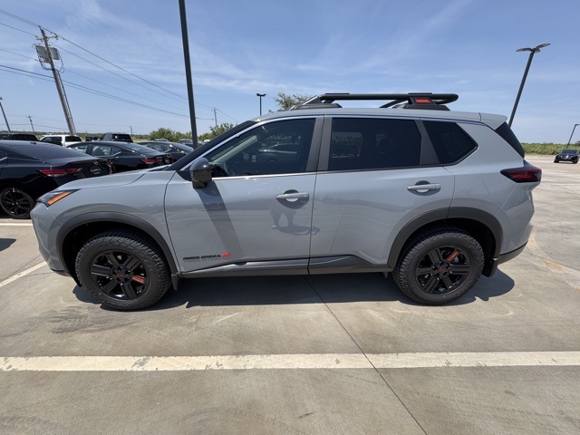 2026 Nissan Rogue SV photo 9