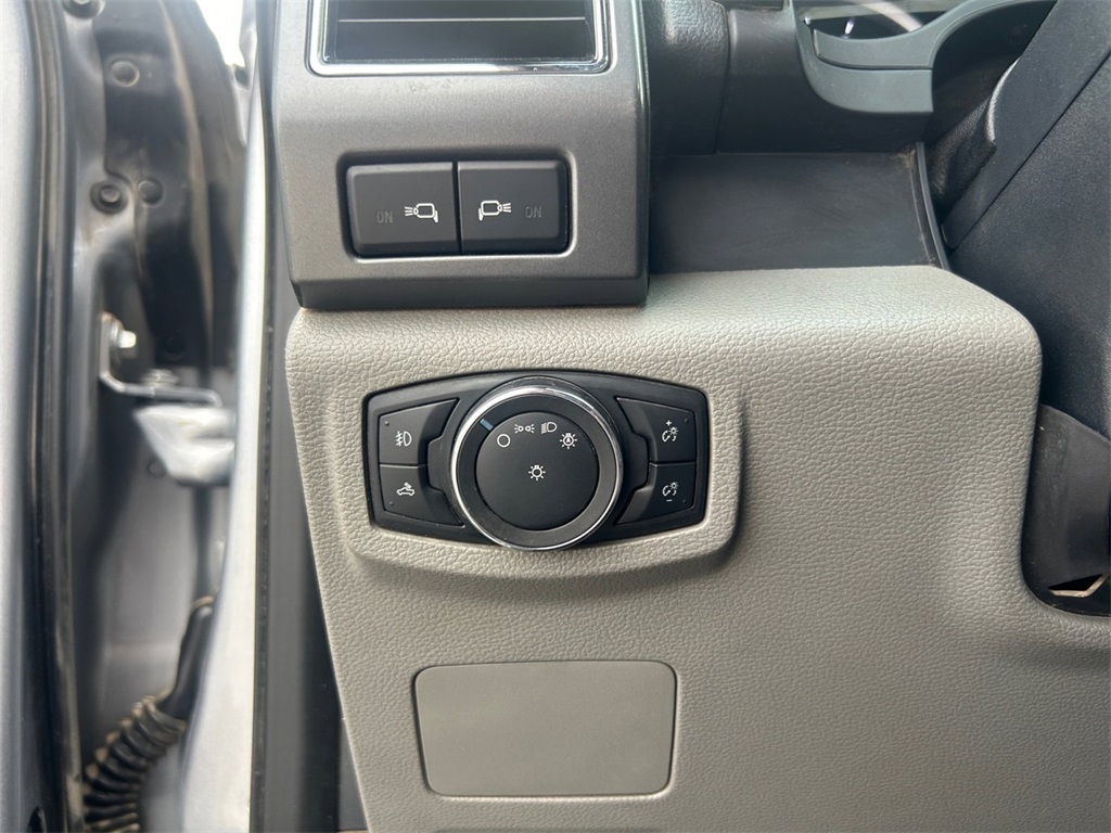 Used Car 2022 Ford F-450sd  Xlt For Sale Under $70,000 In Floresville, Texas