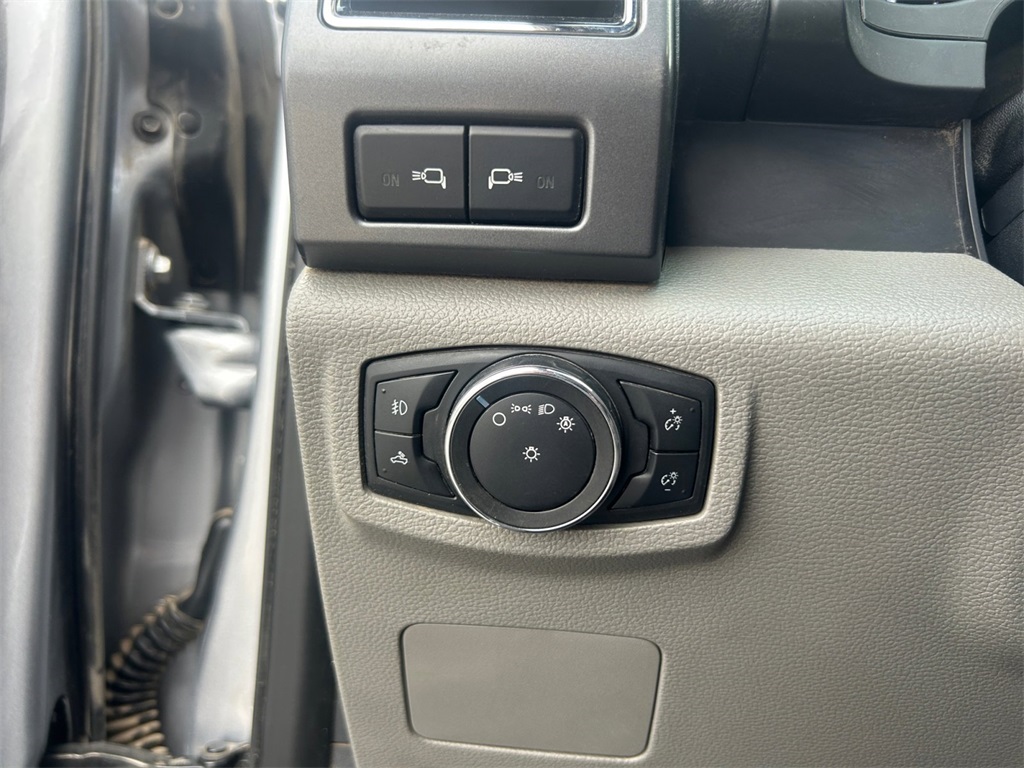 Used Car 2022 Ford F-450sd  Xlt For Sale Under $70,000 In Floresville, Texas