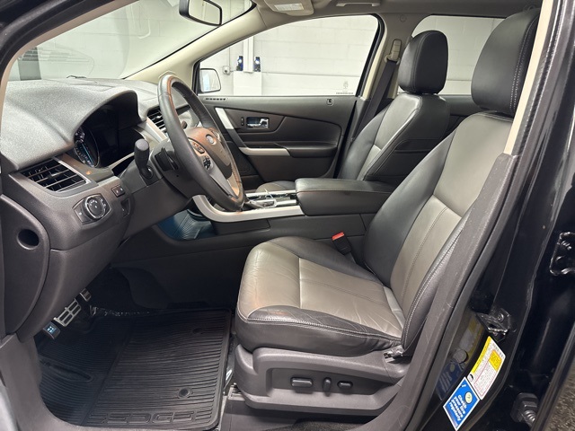 2014 Ford Edge Sport photo 2