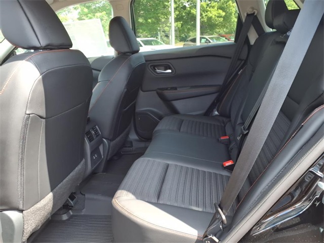 2025 Nissan Rogue AWD photo 7
