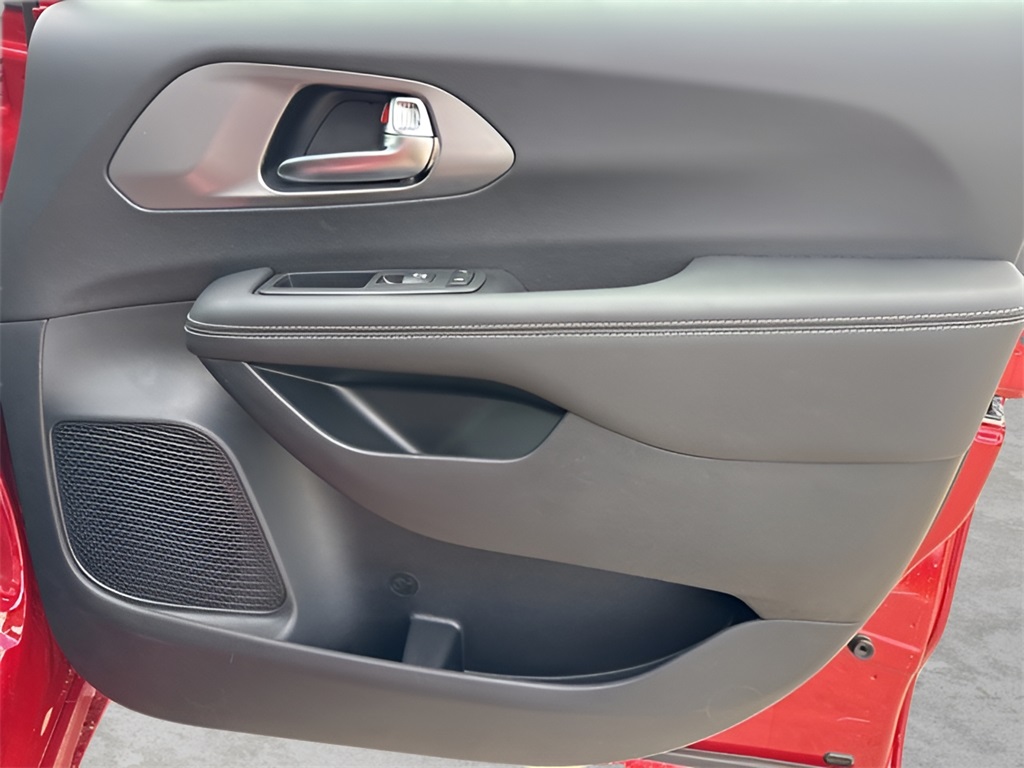 2025 Chrysler Pacifica