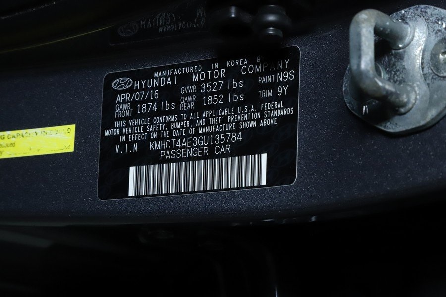 2017 Mercedes Benz C 300 photo 22