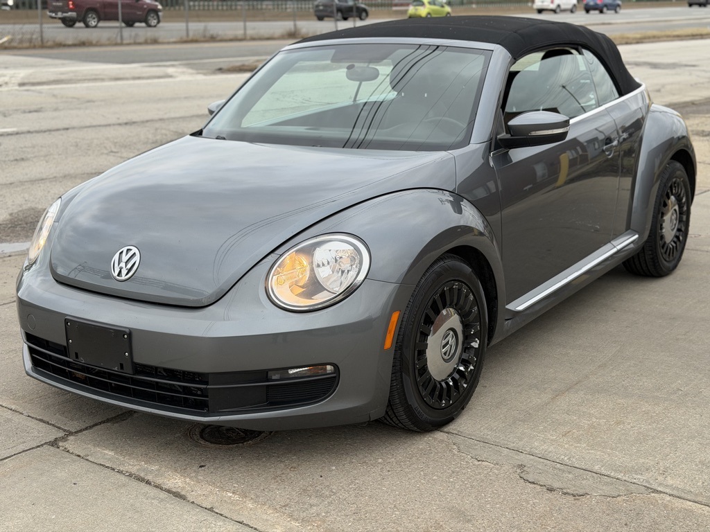 2013 Volkswagen Beetle 2.5's photo