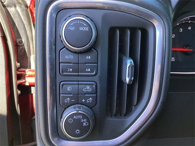 Used Car 2021 Chevrolet Silverado 1500  Lt Trail Boss For Sale Under $35,000 In San Antonio, Texas