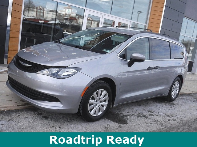 2020 Chrysler Voyager L FWD