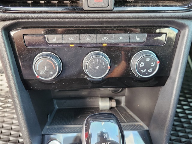 2023 Volkswagen Taos 1.5T SE  at Community Honda