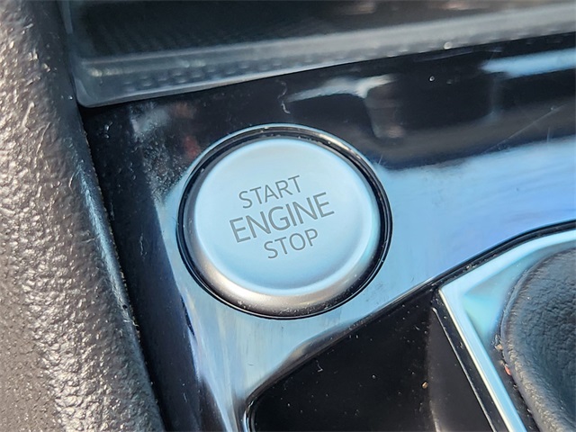 2023 Volkswagen Taos 1.5T SE  at Community Honda