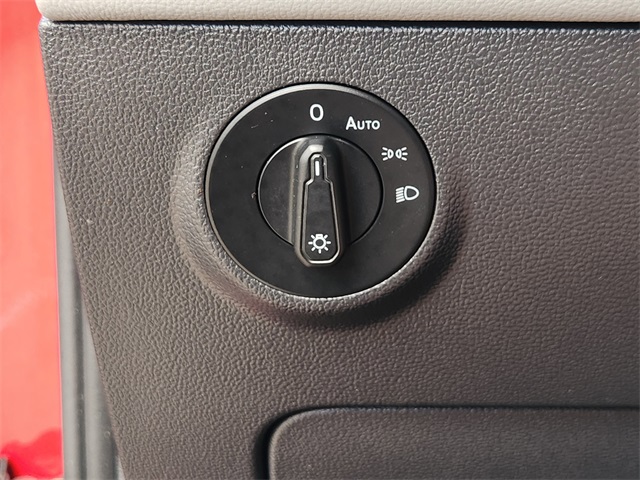 2023 Volkswagen Taos 1.5T SE  at Community Honda