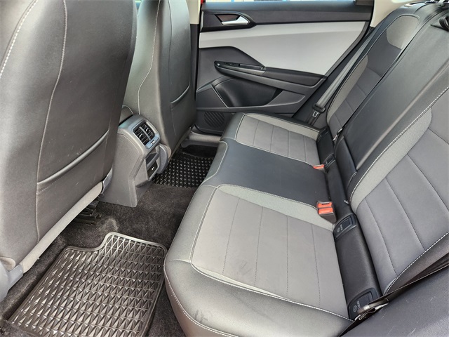 2023 Volkswagen Taos 1.5T SE  at Community Honda