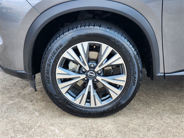 2023 Nissan Rogue SV - 9