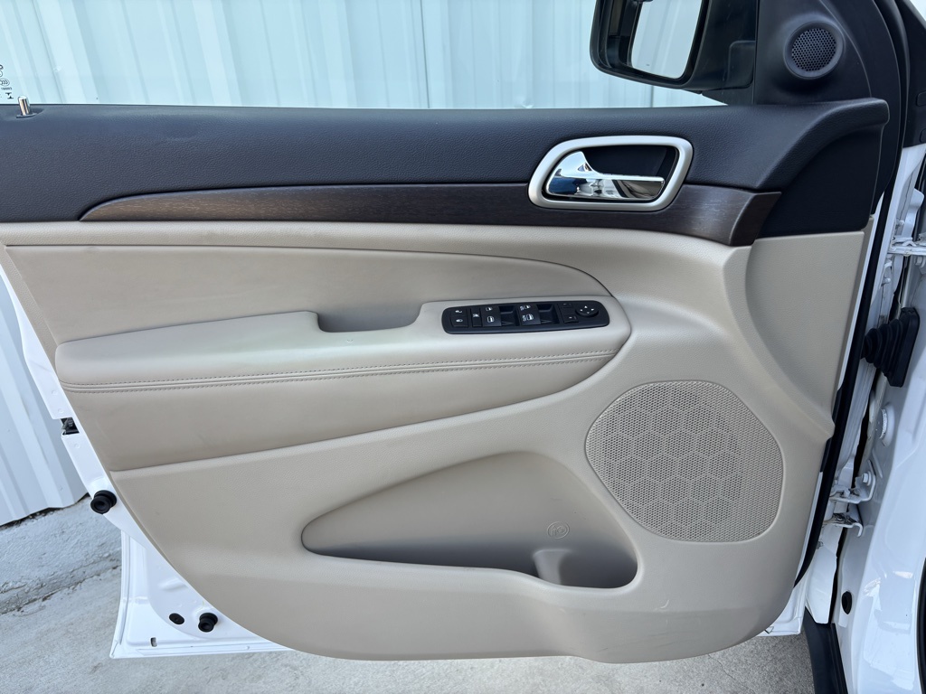 Used Car 2016 Jeep Grand Cherokee  Laredo For Sale In Austin, Texas