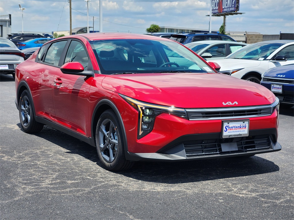 2025 Kia K4 LXS - 1