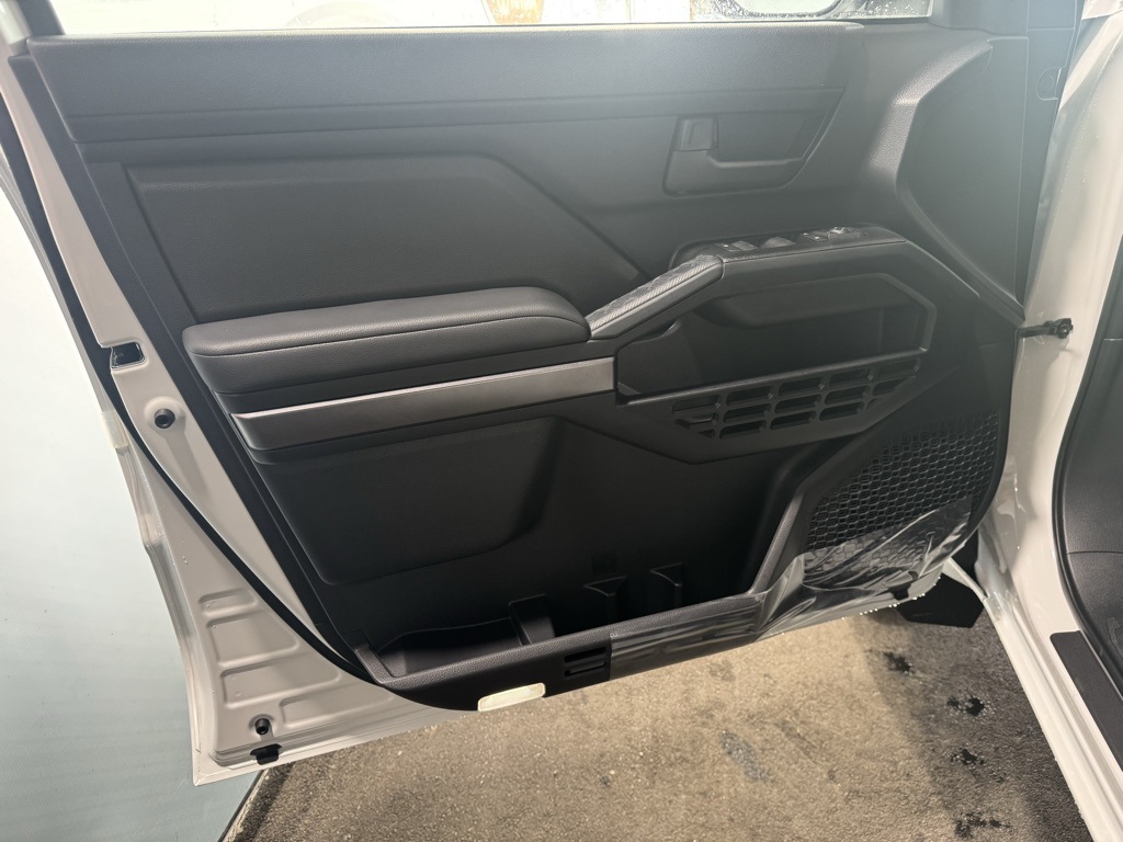 Thumbnail: 2025 Toyota 4Runner - 28