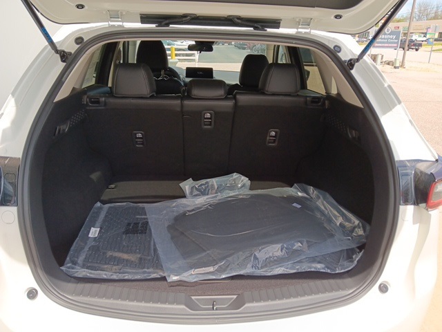White 2025 MAZDA CX-5 for sale in South Bend, IN Photo 8