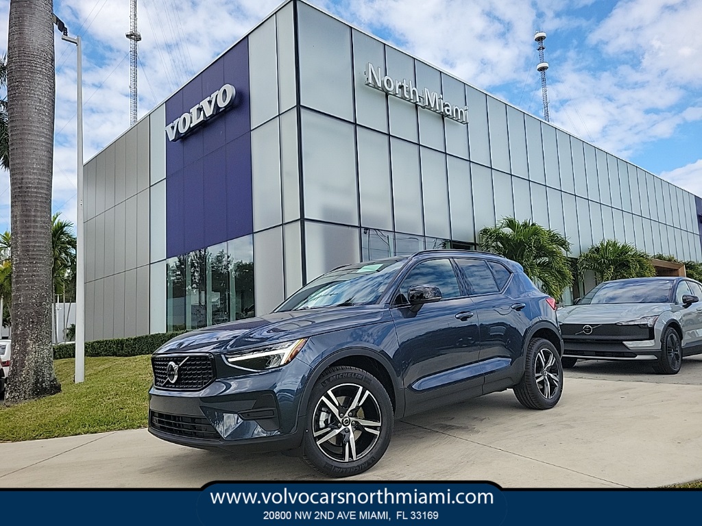 2026 Volvo XC40 B4 Core