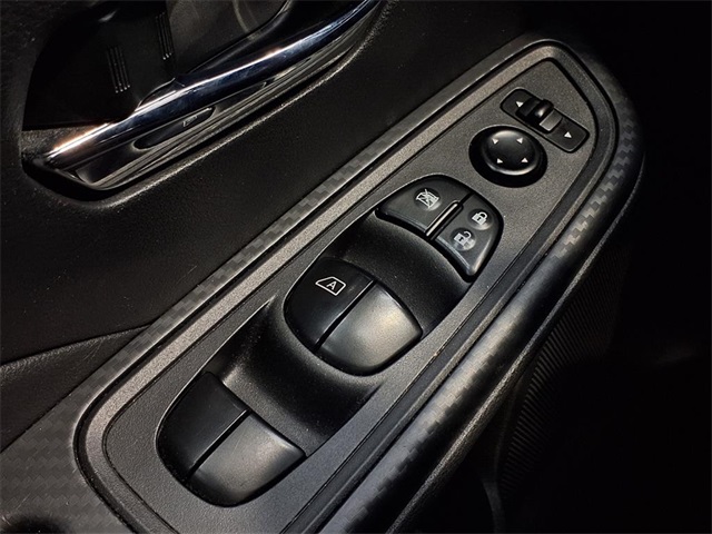 2023 Nissan Versa 1.6 SV - 7