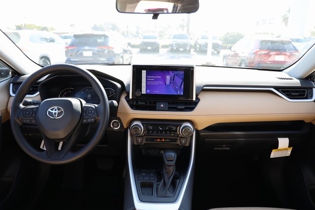 2025 Toyota RAV4 XLE - 11