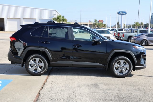 2025 Toyota RAV4 XLE - 3