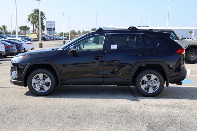 2025 Toyota RAV4 XLE - 4